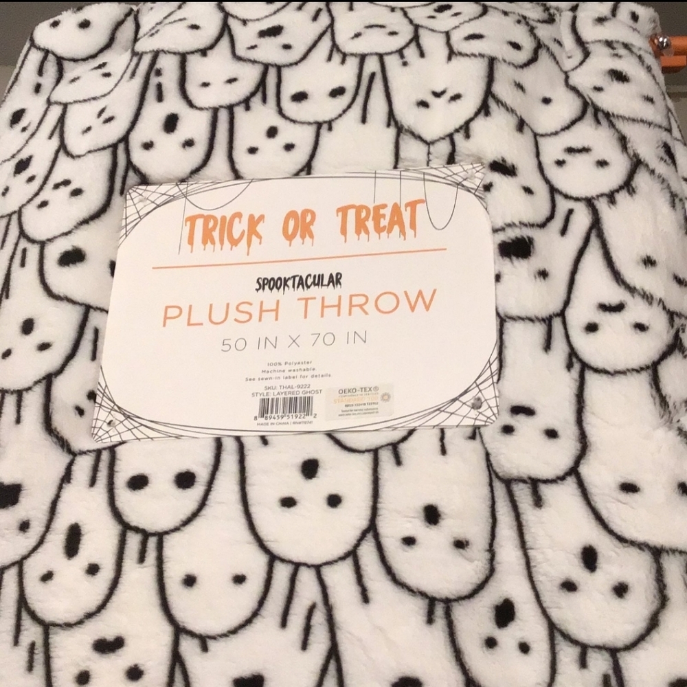 Viral Ghost Blanket